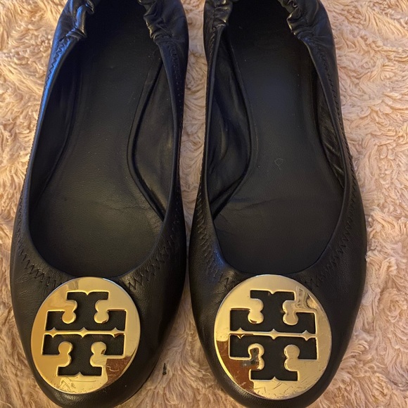 Tory Burch black ballet flats. Gold emblem. Sz9 - Picture 2 of 7
